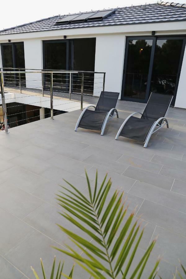 Seaside Villa At Prizba Exterior photo
