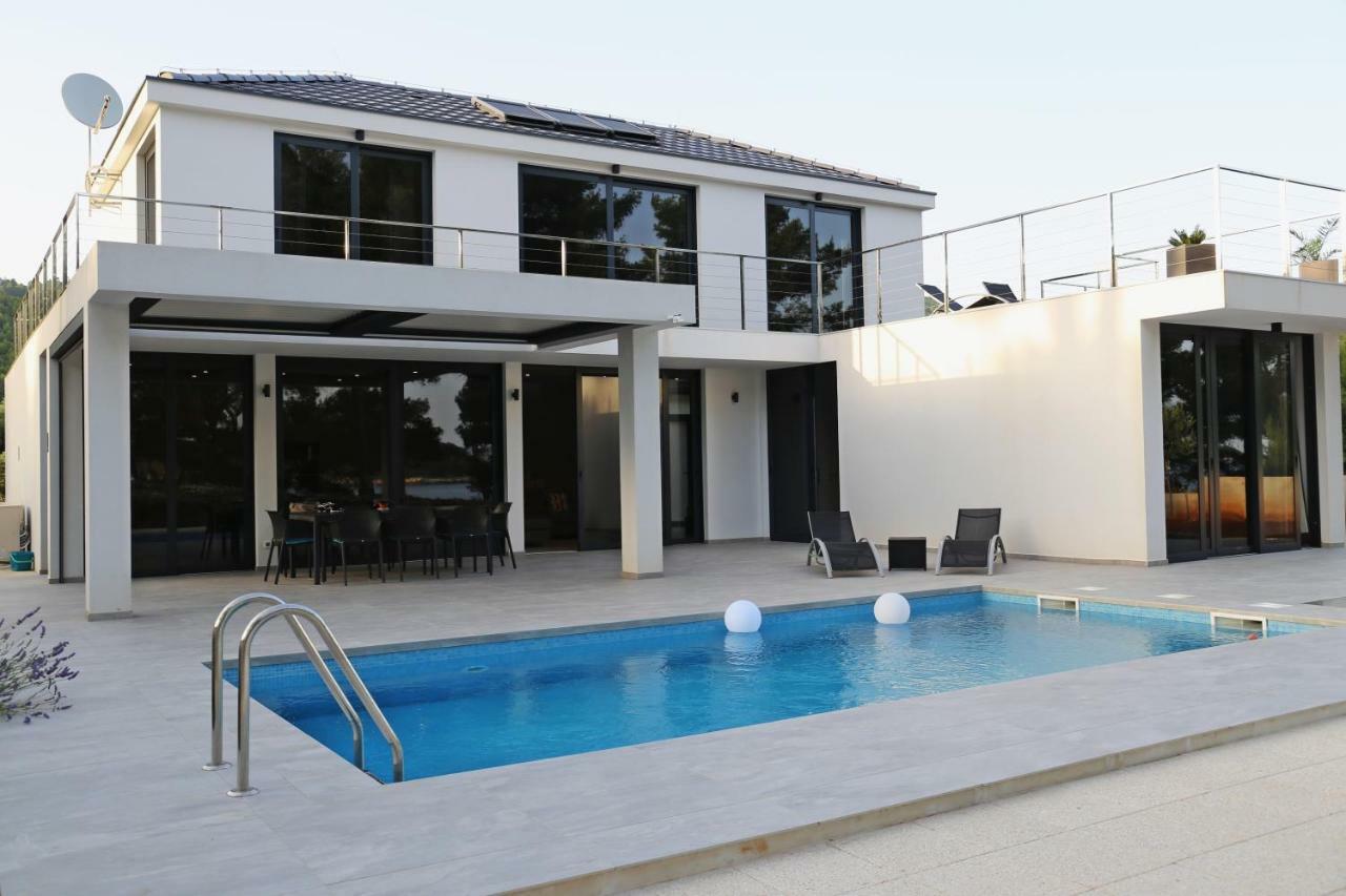 Seaside Villa At Prizba Exterior photo